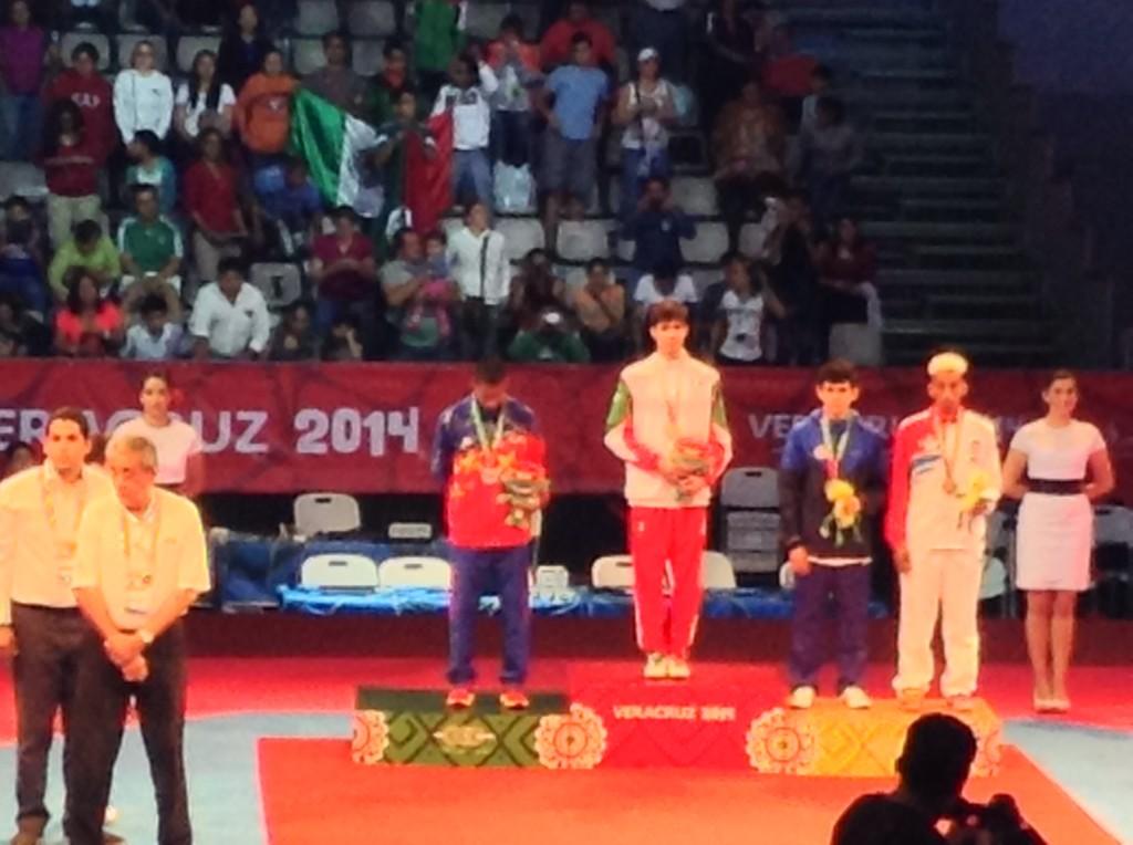 TaconesDeportes's tweet photo. 3 medallas de oro @JVeracruz2014 para México en TKD de Ana Olivan, César Rodríguez y Anel Felix 👏👏👏👊#SienteTusJuegos http://t.co/PTI3mlHLE6