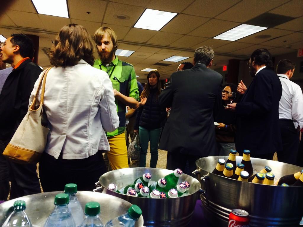 REMeetup's tweet photo. Winding down an epic #day1 w/ complimentary #wine and #beer. http://t.co/hJZrfsyTkv