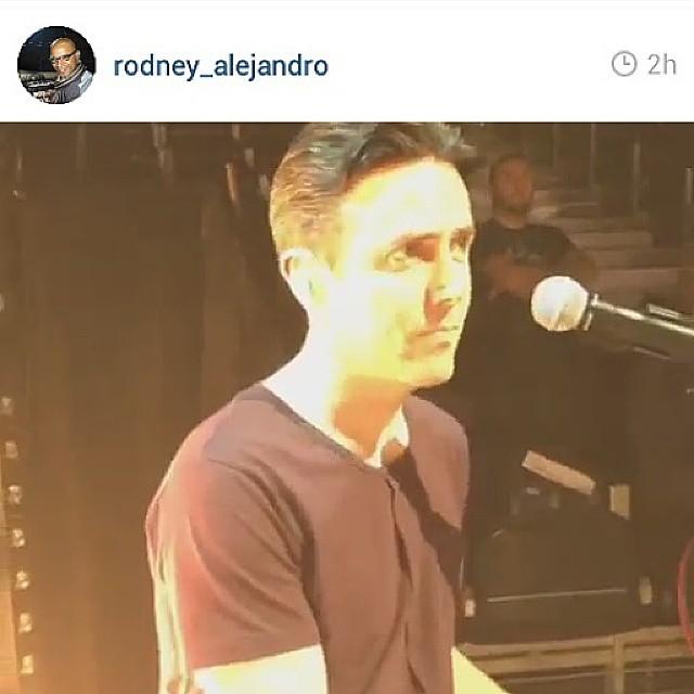 missandi0623's tweet photo. Via insta from thescript__lover: “Hey Glen! ☺👌 #rodney #rodneyalejandro #rodneythescript... http://t.co/f2NvyoVQty http://t.co/Xo7HUGqxHr