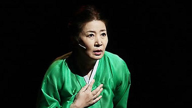 배우 김자옥씨가 폐암 투병 끝에 오늘 향년 63살로 별세했습니다. 고인은 1970년 탤런트로 데뷔한뒤 드라마와 영화·TV프로그램 등에 출연하며 큰 인기를 끌었습니다. bit.ly/11d9axt