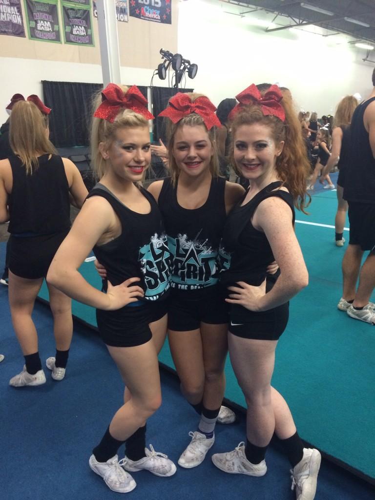 taylerkremer's tweet photo. New trio?? #redtrio http://t.co/OztmOz6Vtd