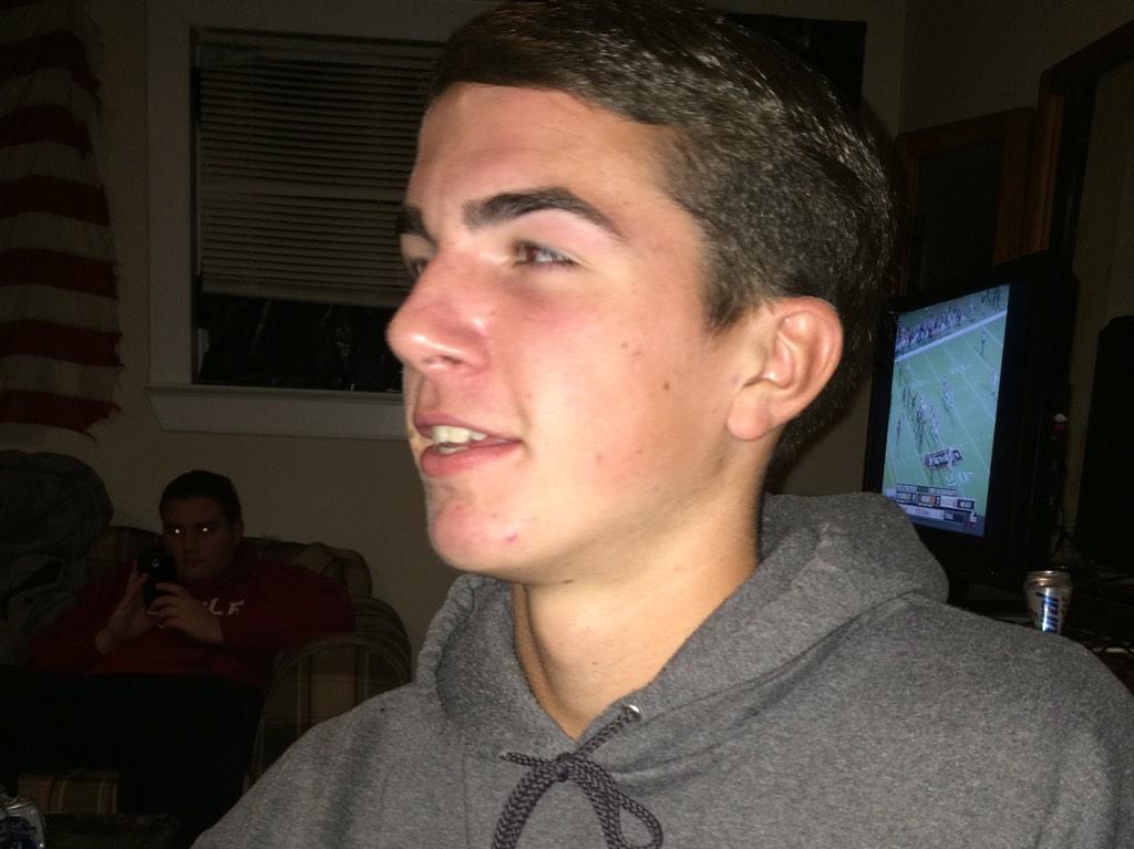 FJBballFans's tweet photo. (16') shane Holmes enjoys a nice night out ! #StudentAthlete #HomeWorkComesFirst #Palestrabound http://t.co/pcLy8RwWB6