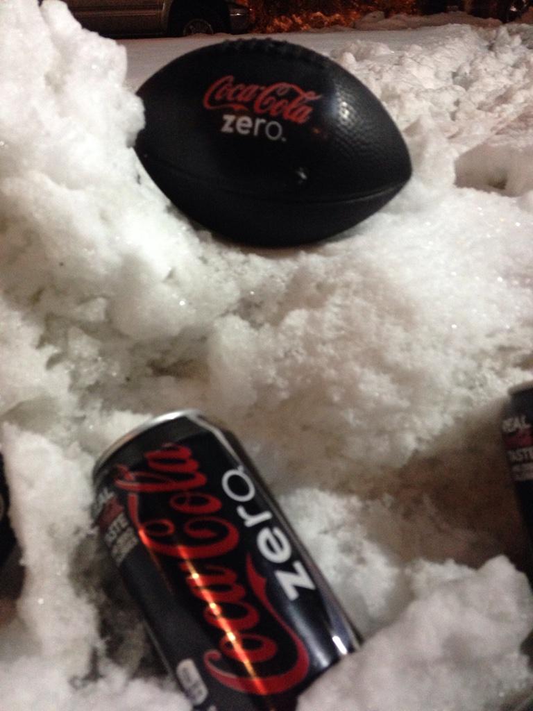 delaneymc4's tweet photo. Come out to the student tailgate to receive some Coke Zero merchandise! #IWorkWithCokeZero #CoundownToZeroBoiseState http://t.co/7mHSQAdvYh