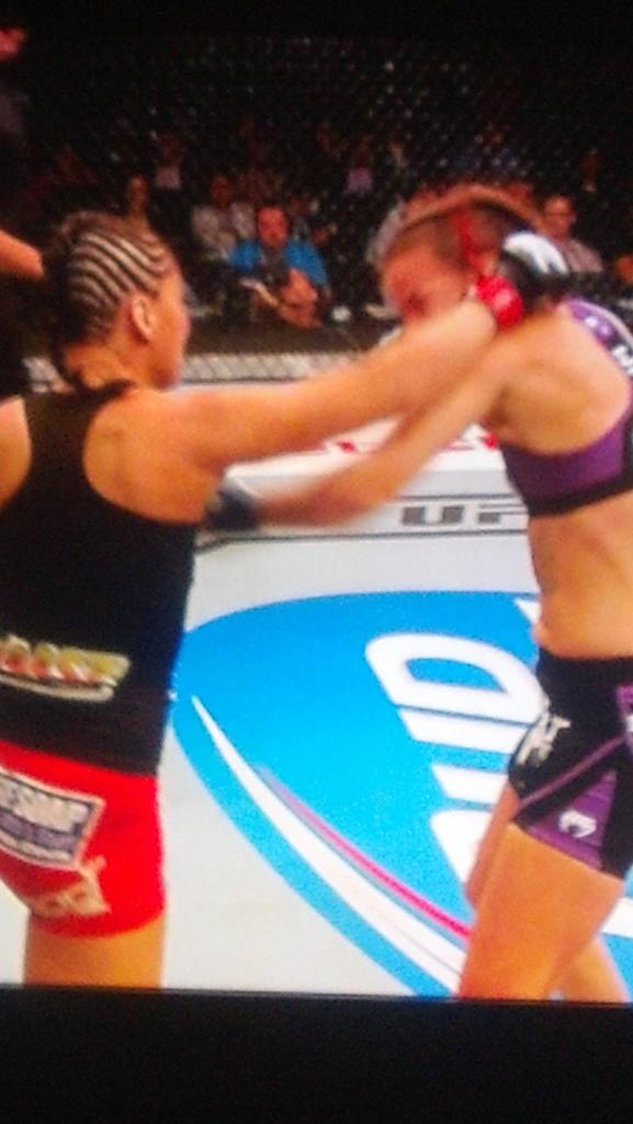 #UFC180 #CauliflowerEar #GirlsCanFight #BloodyExpolsion  ....Almost Yacked