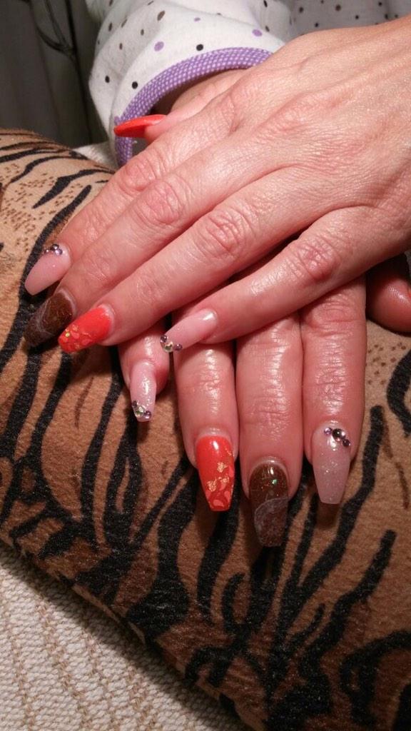 Escherxyta's tweet photo. Night process!! Cita previa 645076421 uñas acrilico 15€ ANÍMATE HO HO HO http://t.co/7o3ZKTV7Uw