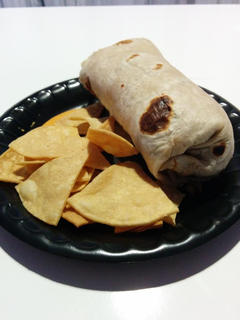paypaldev's tweet photo. Take a break from your #BattleHack for a midnight #BattleSnack! We've got some huge burritos with chips & salsa! http://t.co/Gy2lHJqPN4