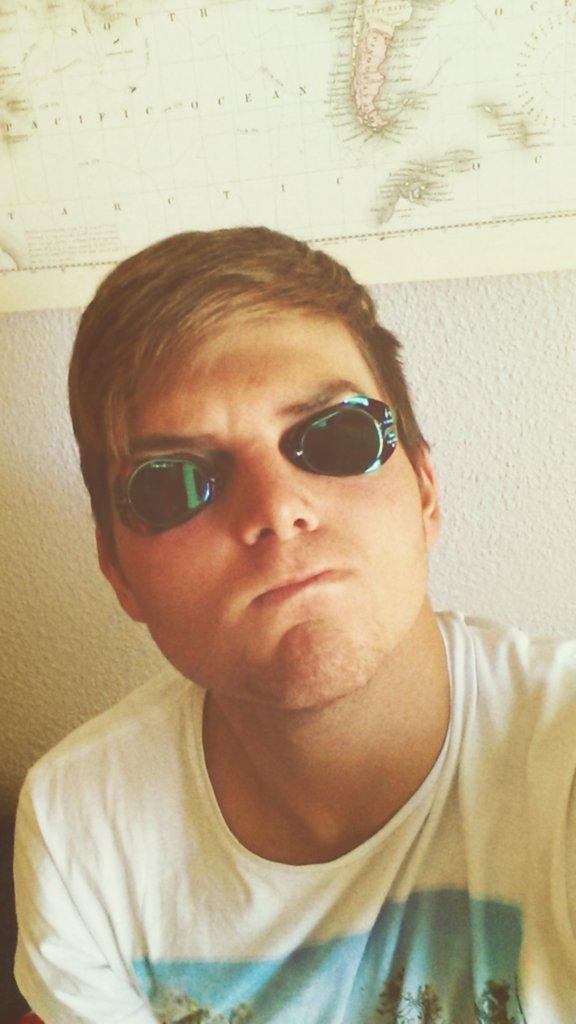 rudolf_1306's tweet photo. Time to smash all my races and training sessions in these brilliant Swedish goggles. Thanks @justsportssa for them 👌 http://t.co/MLnzXcxEwP