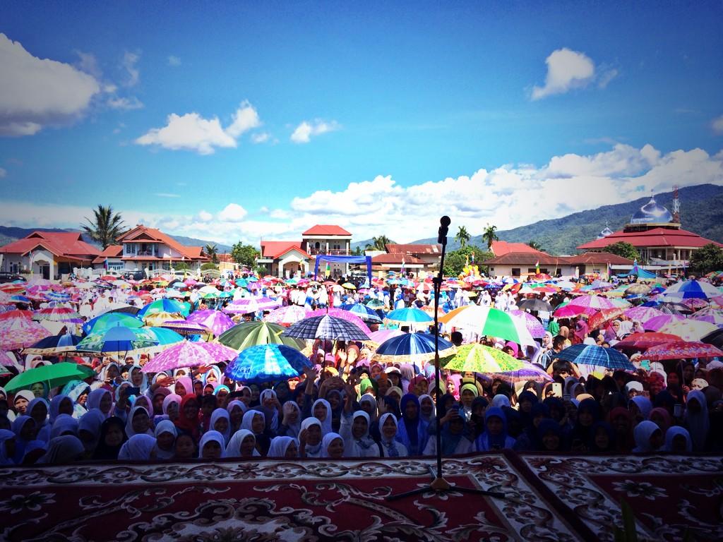 infospn's tweet photo. RT @SholehMahmoed: Lapangan Semurup Kab Kerinci Jambi http://t.co/j0cBdAZDEf