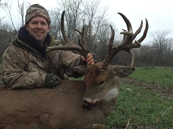 outdoorsCXO's tweet photo. It's a good day for big whitetail http://t.co/nUEUoZmI0I