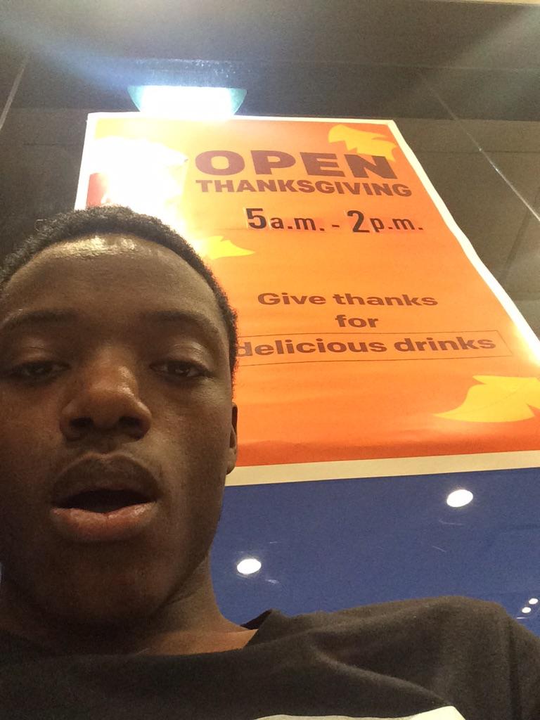 JaylonGilbert's tweet photo. When Big Nguyen(@PhatAndYellow) said "I got my hands behind my back like a gentlemen nigga." http://t.co/CQupzza7hw
