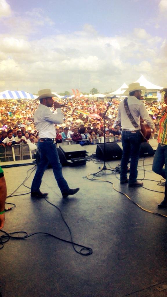 mancillon's tweet photo. Autódromo de houston tx http://t.co/82y3qu3wGg
