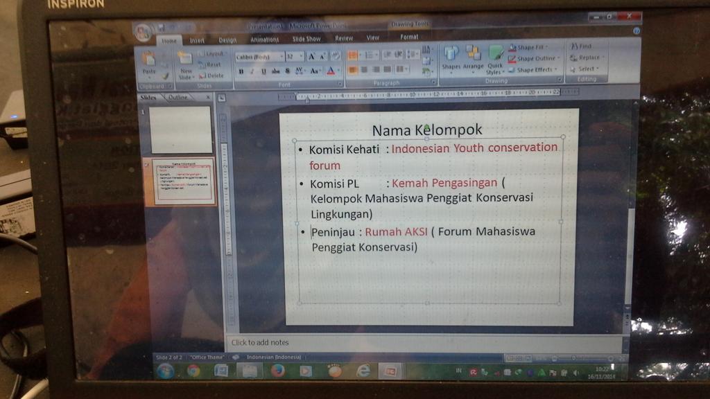 ConferenceUKF's tweet photo. Dikerucutkan menjadi 3 nama, semangaaat #Conference2014 http://t.co/w5AUI2ihbv