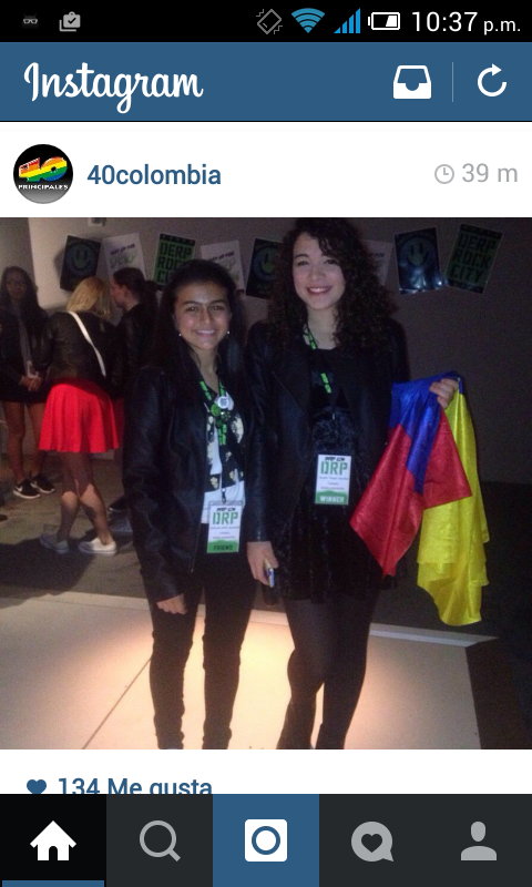 Nataliac_252's tweet photo. Puro love :-) COLOMBIA PRESENTE EN LA #DerpCon5SOS. http://t.co/DXPaGwjv33