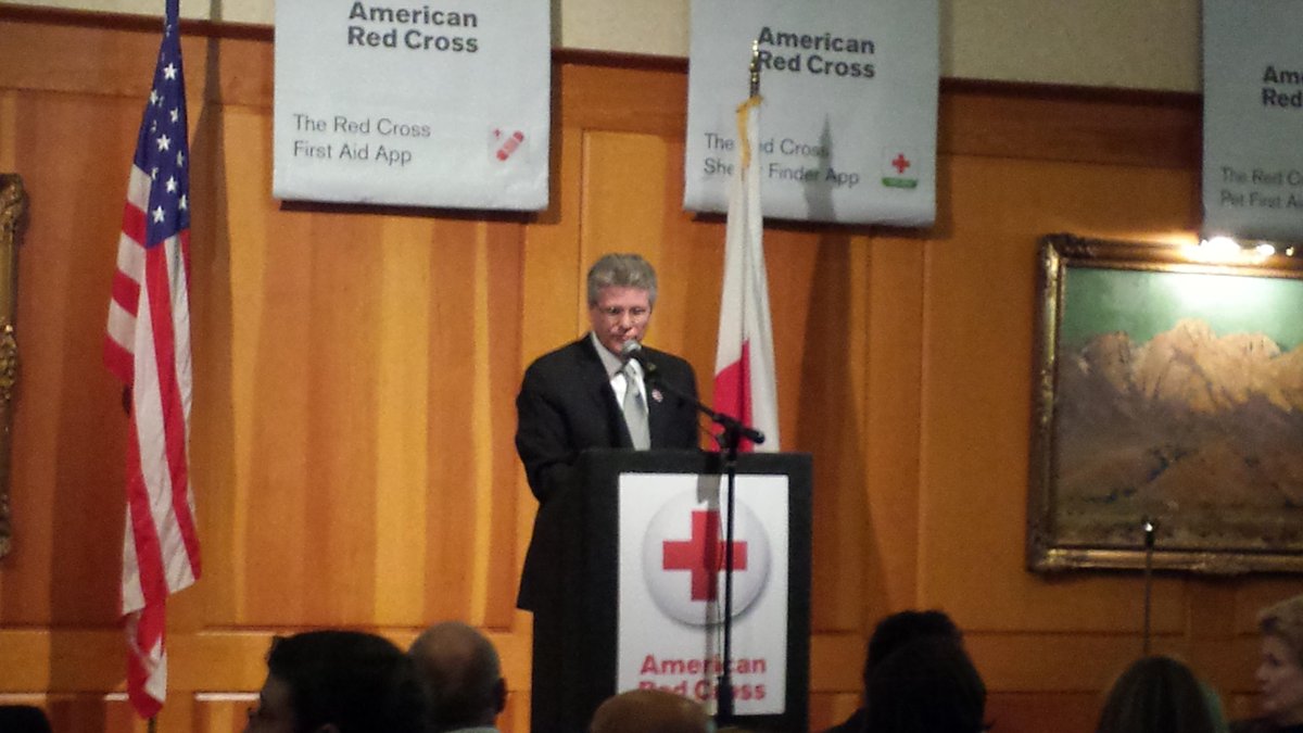 efieux's tweet photo. #chuckhenry helping us celebrate #SGPV100 http://t.co/5rOYjL4Vdo