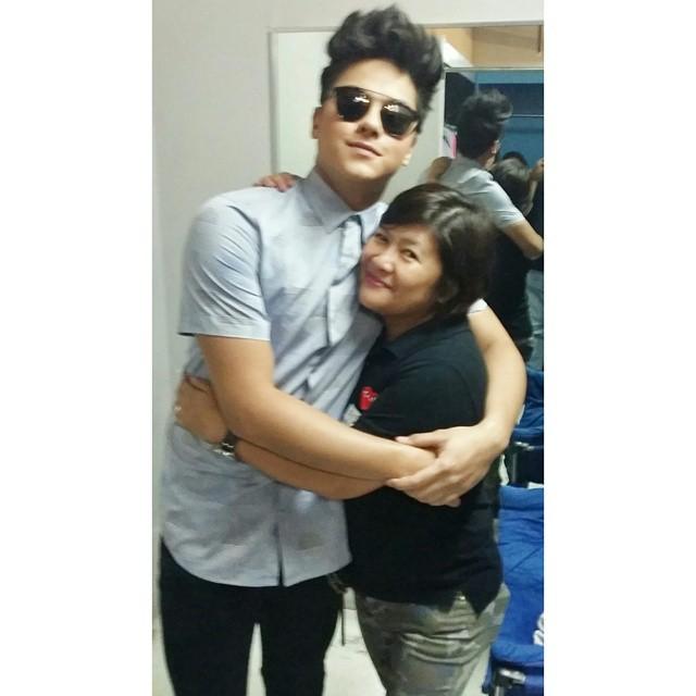 KathNielDiaries's tweet photo. "@olivezarate: Welcome back DJ!!! namiss naman kita 😉 http://t.co/8GFioSuXHt" - #DanielPadillaASAPOverload http://t.co/K7w0FkILgQ