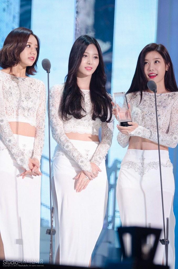 FORERPE's tweet image. “leehyeri_TH: [pic] 141113 Girl's Day at MelOn Music Awards 2014 (cr.미스터신iu) http://t.co/GdyrzGEtZx”"