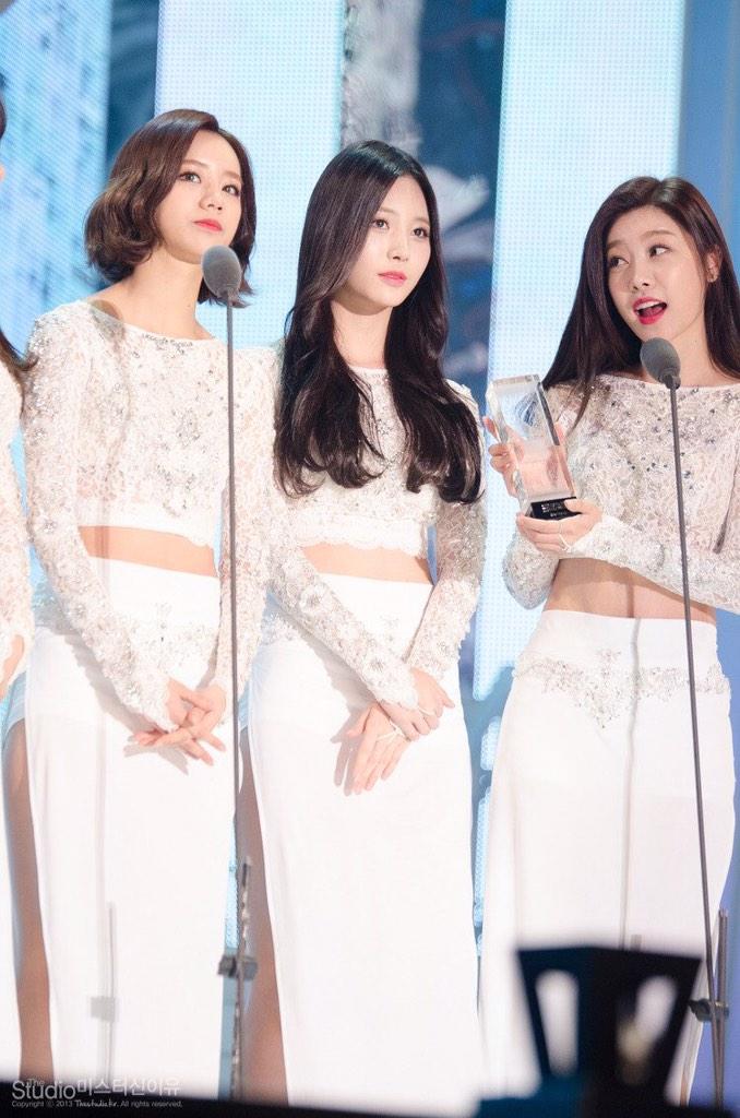 FORERPE's tweet image. “leehyeri_TH: [pic] 141113 Girl's Day at MelOn Music Awards 2014 (cr.미스터신iu) http://t.co/GdyrzGEtZx”"