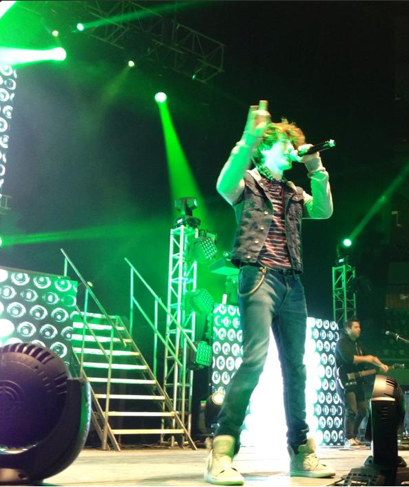 hechossobreCD9's tweet photo. "@torreon: Arranca suspiros en 'The Party Tour' @somosCD9 en #Torreón" que lindos se miran :) http://t.co/DMiSNzmPlG