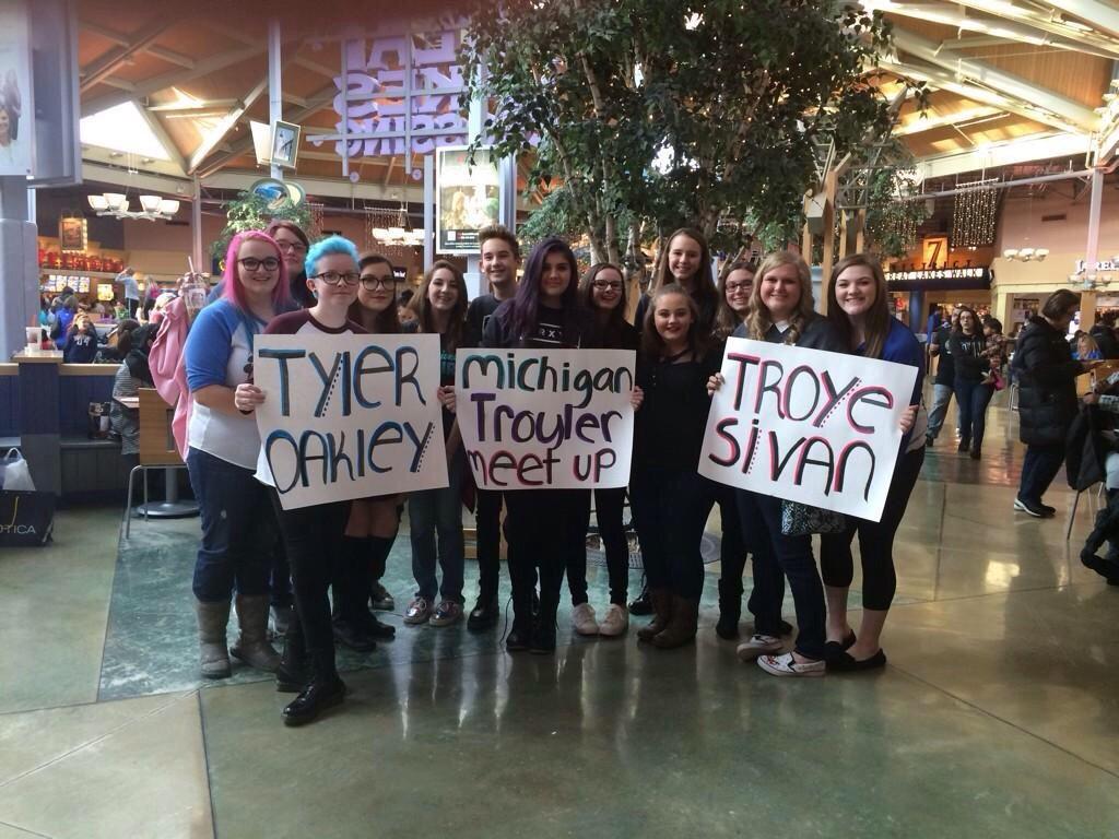 tyleroakley's tweet photo. Thanks for organizing this, @lovelyoakley! Incredible to see y'all become friends from watching me &amp; @troyesivan. http://t.co/w1sAhaeEID