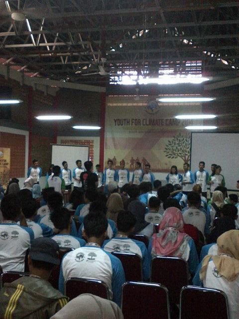 SimonAngkir's tweet photo. Pemilihan ketua YFCC angkatan 2014 @YFCCIndonesia @DNPIIndonesia #YFCC2014 http://t.co/HiYAAFWiHE