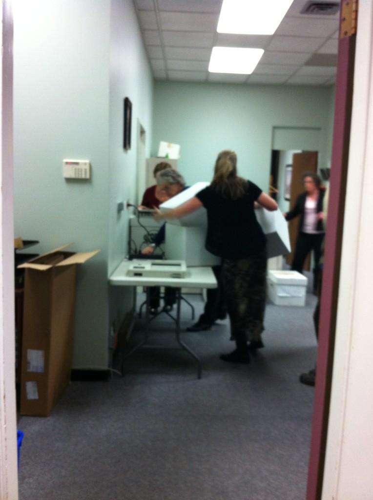 CourtneyPFB's tweet image. We are live on scene at city hall! All ballots are in let the counting begin! #powellriver #prvotes #PRElection2014