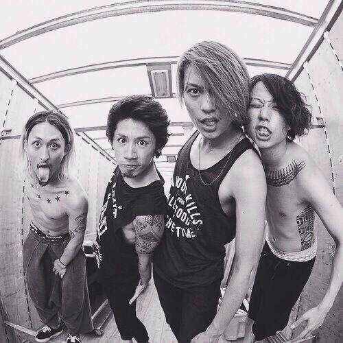TtrtOr's tweet photo. #日曜だし邦ROCK好きのフォロワーさん増えることを願う 
#RTした人全員フォロー http://t.co/v3BxmceKne