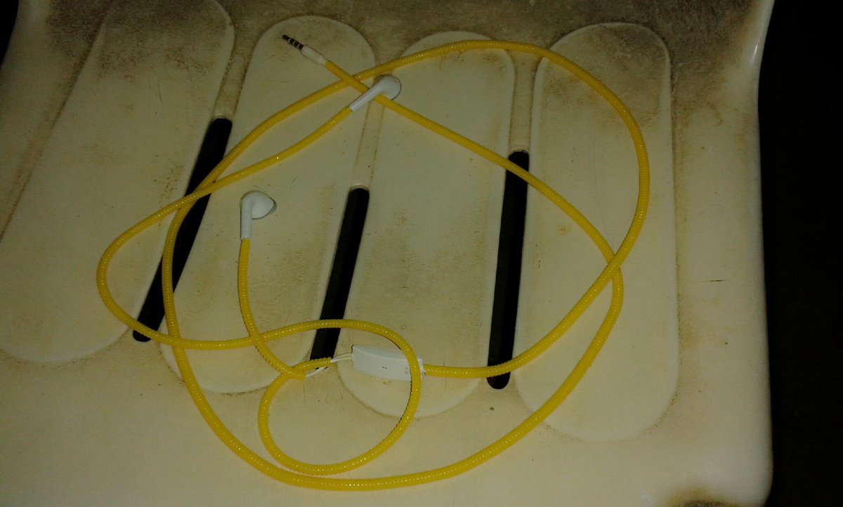 edlmra726's tweet image. Finally. Gotcha. #cordprotector