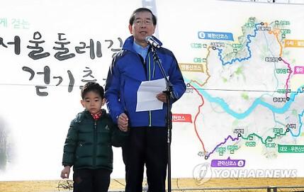 wonsoonpark's tweet image. 서울에도 둘레갤이 만들어졌습니다. 총 157킬로미터의 아름다운 자연과 역사의 길이 시민 여러분을 기다립니다. 시 외곽을 한 바퀴 돌 수 있는 8개 코스로 연결되어 서울의 역사·문화·자연생태를 탐방할 수 있지요