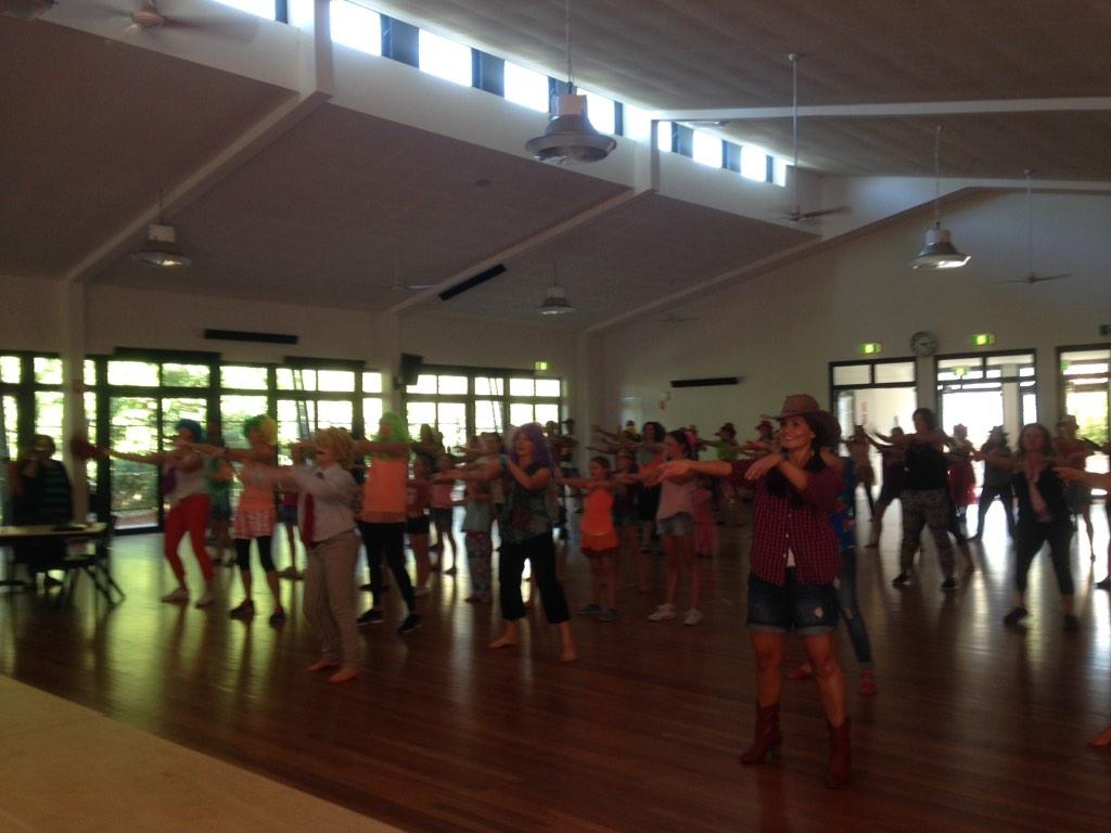 stjcomo's tweet photo. Flashmob for Sinead (a Joey's mum) to show how much she is loved! http://t.co/iQOtfu8kOf