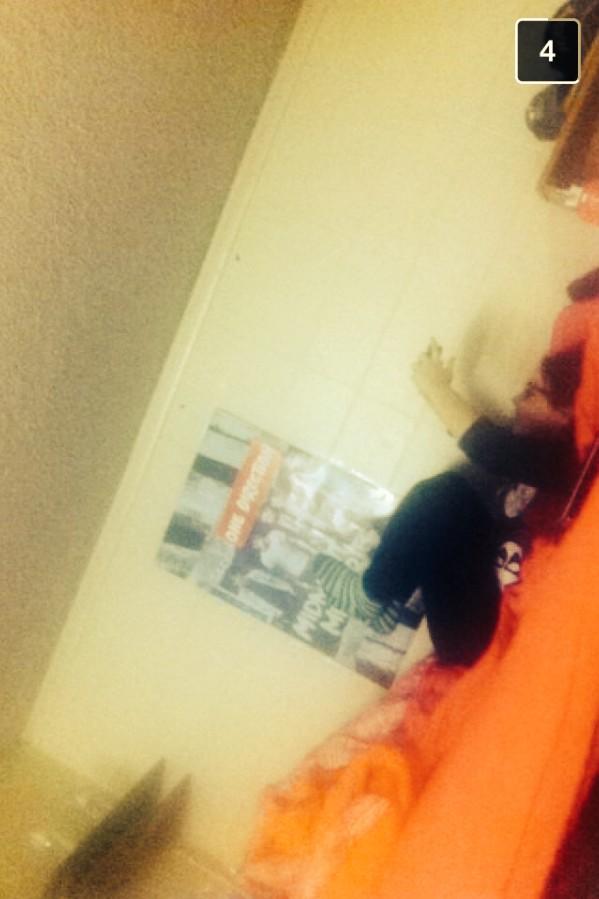 leahbamxo's tweet photo. Literally what I'm doing rn #saturdaynight #gettingcray π http://t.co/BfmVpZ9VRQ