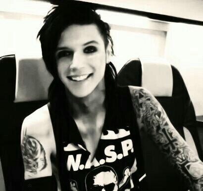 TattedUpBeast's tweet photo. http://t.co/zAejHuLLhk
