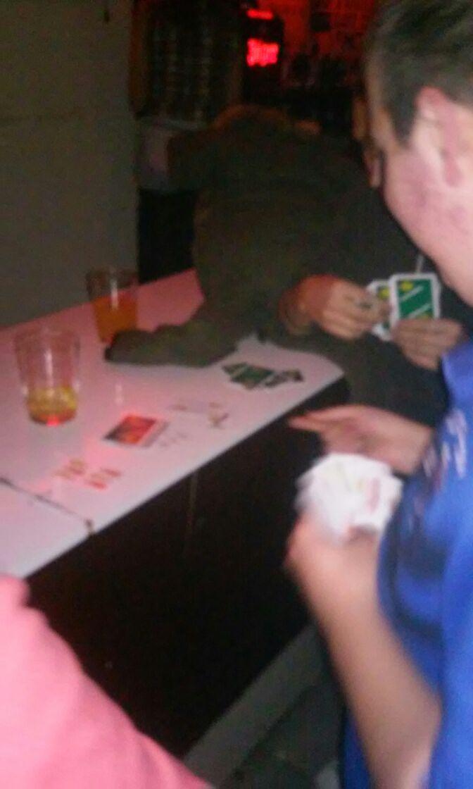 LosOrales's tweet photo. Solo los Orales echamos la partida en la barra del Manhatan!! ;) http://t.co/6BKhbJFVwW
