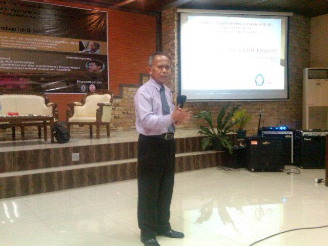 IYJ_2014's tweet photo. Prof. Dr. H. Inu Kencana Syafie,M.Si merupakan penulis buku IPDN undercover, whistleblower dlm praktek kekerasan IPDN http://t.co/cVGAOEg1at