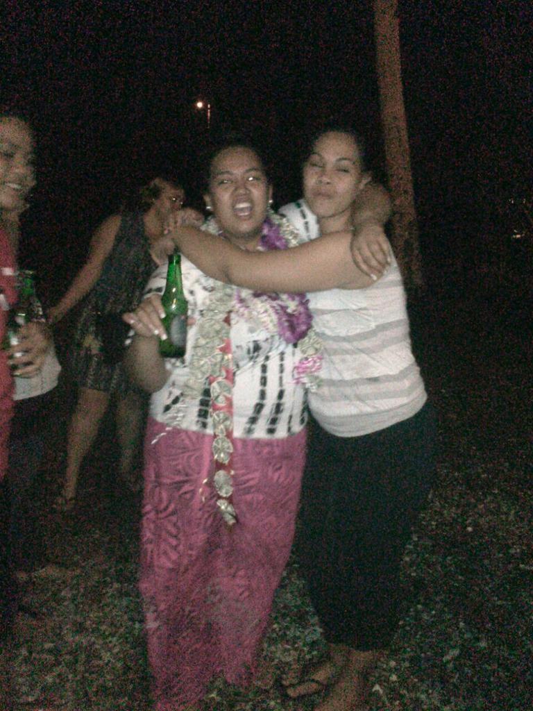 inibobeenyyyy's tweet photo. When looking fob and drinking Steiny was the norms in Samoa. #MissingTheIsland http://t.co/ncSSSHXxIa