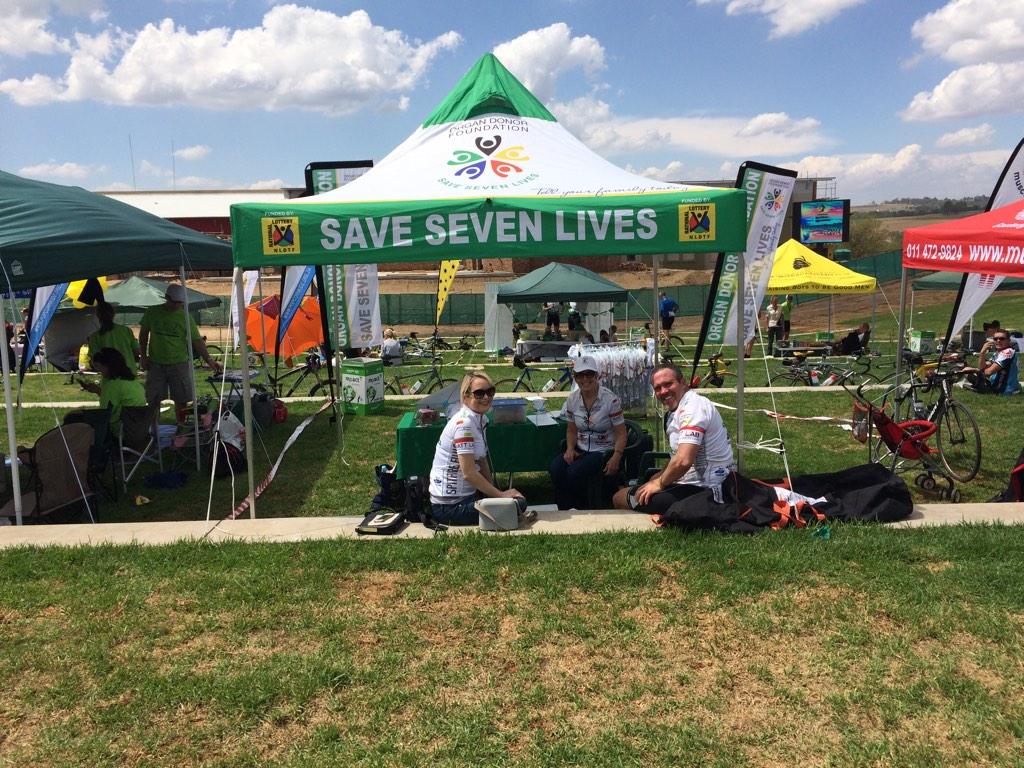 SiobhanScallan1's tweet photo. @ODFcycling @I_Am_AreYou_SA Chilling at the #odf charity tent @momentum947 http://t.co/OL8UQR1bbB