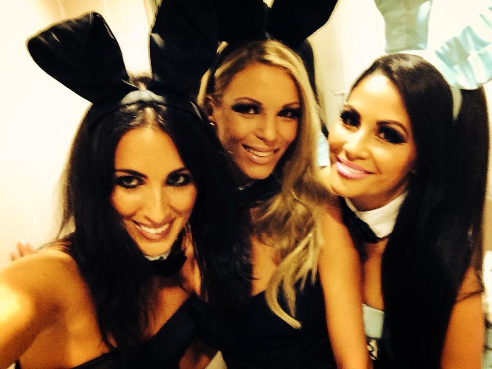 NinaPlaymate's tweet photo. #bunnysister #bunnytime #fun ❤️ @PlaymateMiaGray http://t.co/7bBcRXt3N5