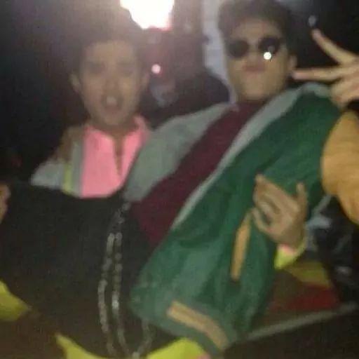kim_dolor's tweet photo. @julestrada Ang Cute Niyo .. Blurred..:-) http://t.co/WPiImOWkBQ