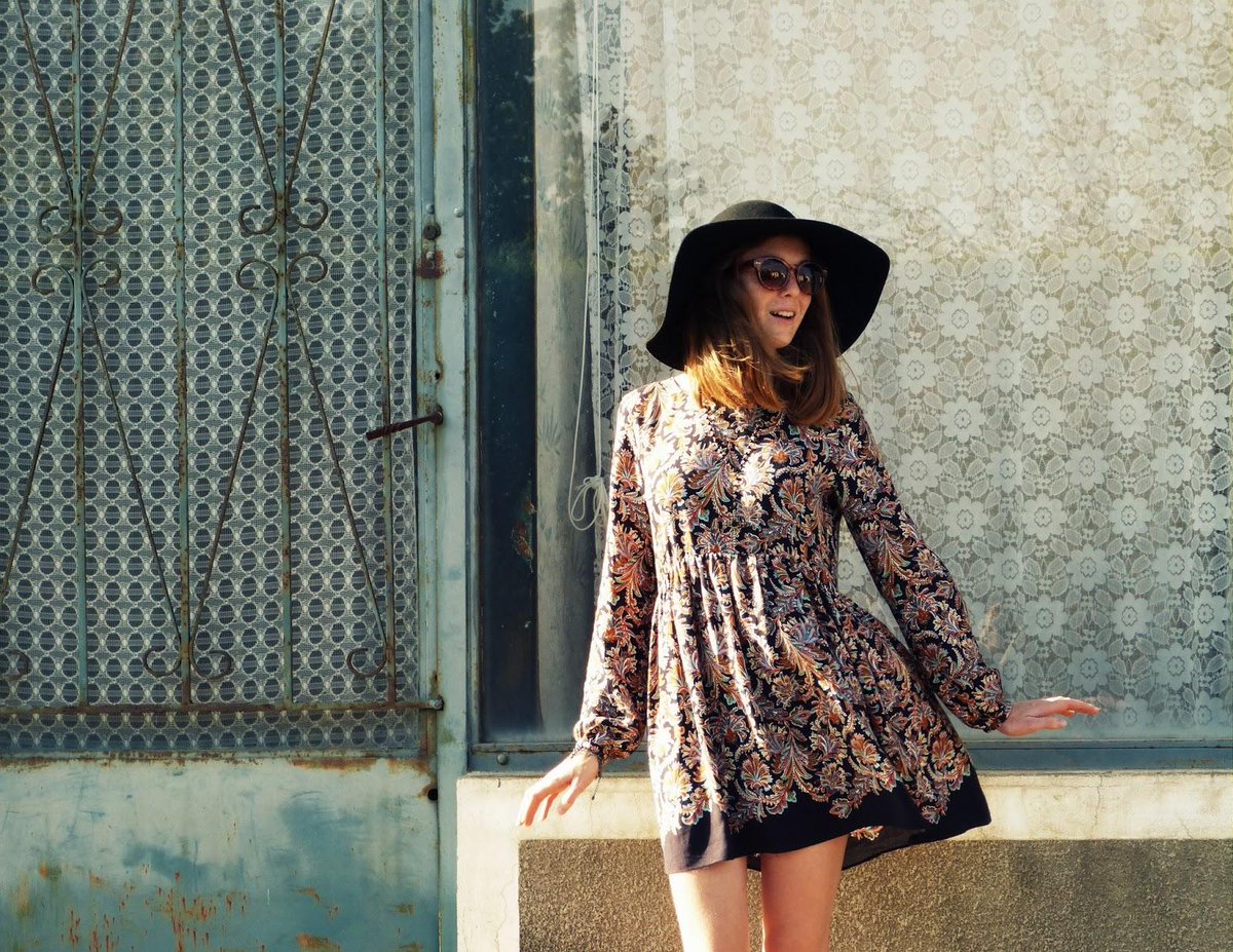 SeamsoStoke's tweet photo. Gold Dust Woman -70's inspired Zara print dress -  http://t.co/lPnubimUvZ http://t.co/y2xEZzyIGW