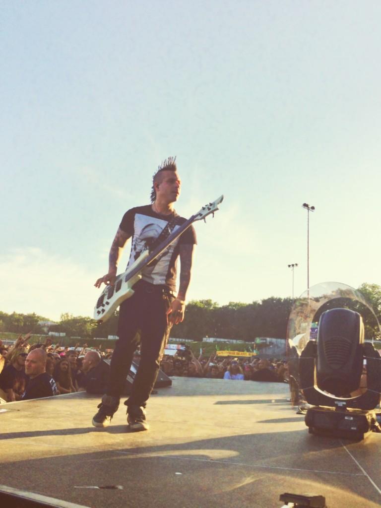 The best & coolest Bass player in the world is turning 30 today! I miss him so much! Happy Birthday Johnny Christ 