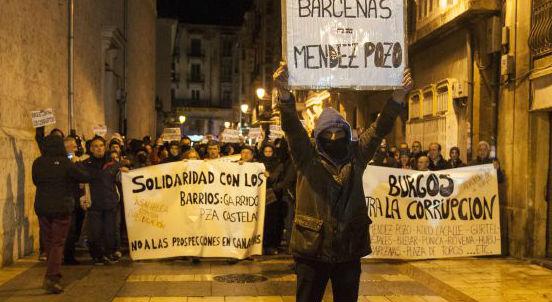 el_pais's tweet photo. El espíritu de Gamonal resiste http://t.co/ehxxdaJKP4 Vecinos de Burgos se movilizan contra una obra de seis millones http://t.co/mlJLeO2NZL
