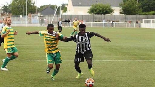 Ligue2_LFP's tweet photo. Félicitations à Nicolas Pepe ! Qui hier a mis son 1er triplé dans le milieu professionnel contre Argentré en CDF http://t.co/xePRatE9vh