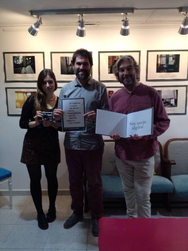 didacmarin's tweet photo. A @malvasiallibres Expo amb fotos d'@annamilsonrisas i textos de @didacmarin del 14 al 30 de novembre a #sitges http://t.co/EP0dcA5fVe