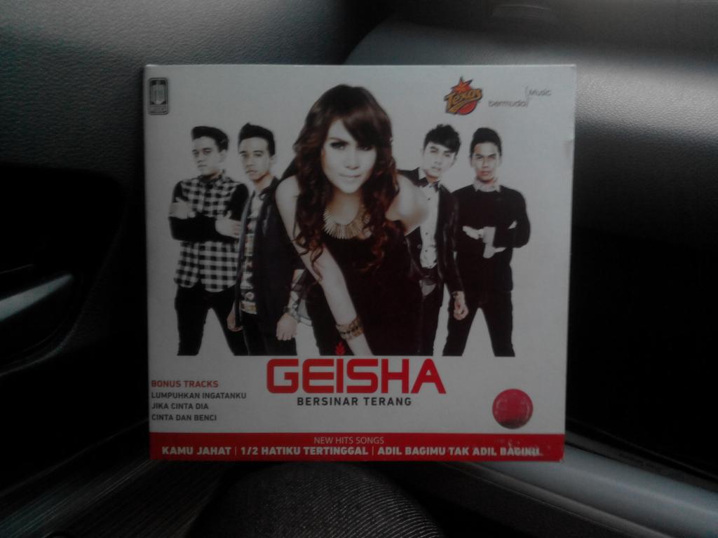 cs_dinillah's tweet photo. Bekasi-Purwakarta#spnjang jln cm dngerin ini@geishaindonesia, @MoMo_GEISHA, @dhann_geisha, @nardgeisha, @roby_geisha http://t.co/aX4XIdOaES