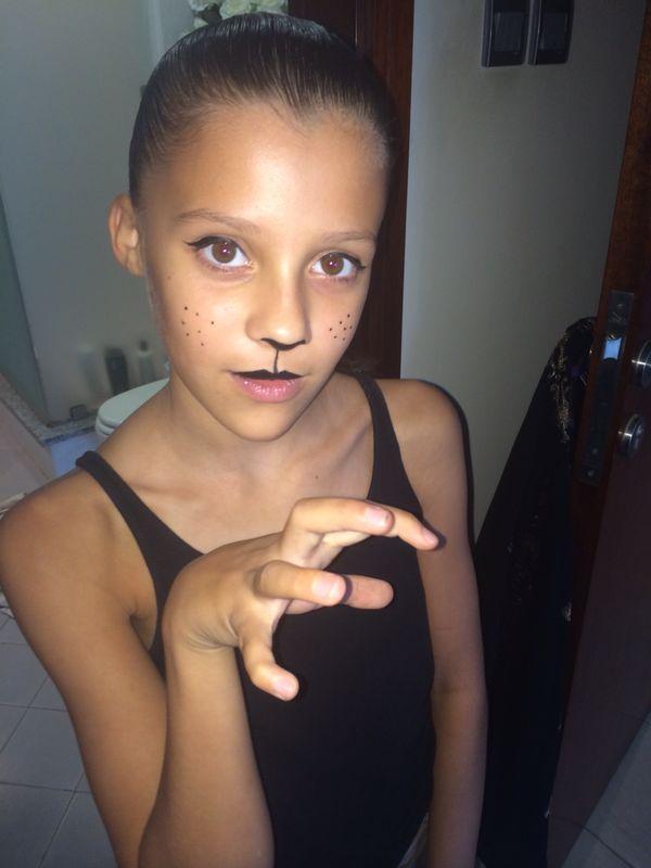 sarge_dan's tweet photo. #daughter #cat #girl http://t.co/z5oVebTn1G