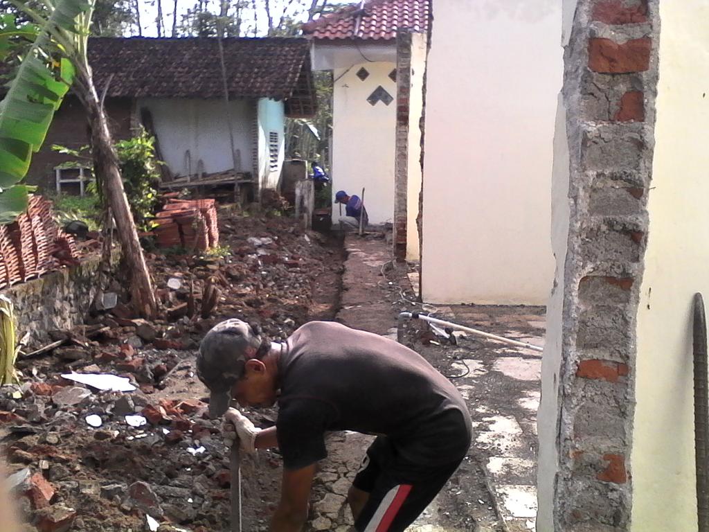mandalamekar's tweet photo. Sukses RT @desakersagalih: Pembangunan Kantor Desa Kersagalih @desakersagalih @desapapayan @mandalamekar @irwan_a_r http://t.co/EAMQ7o0P2b