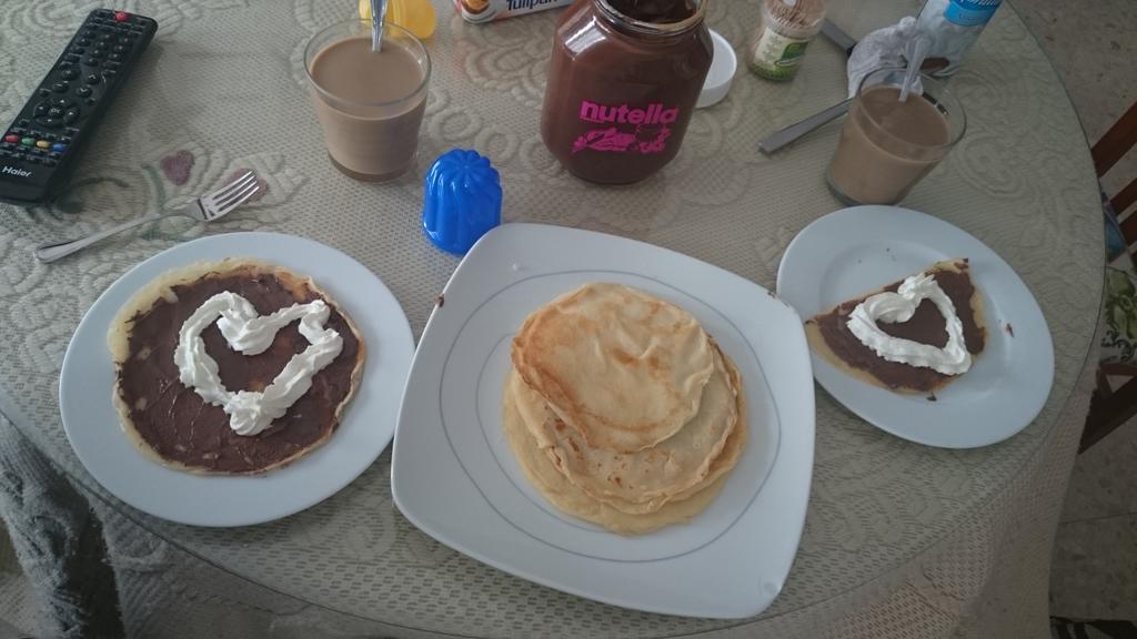 Cristo_Carrion's tweet photo. Un buenisimoo desayuno para endulzar la mañana! obra de @Beittaa19 ! Te quieroooo 😘😘 http://t.co/d9IzK5P9DT
