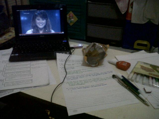 Ini yg buat admin jrng on. Setiap ngerjain tugas pasti selalu ditemani idola tercinta <a href="/Belinda_FU/">Belinda H Fueza</a> yg bikin semangat!♥