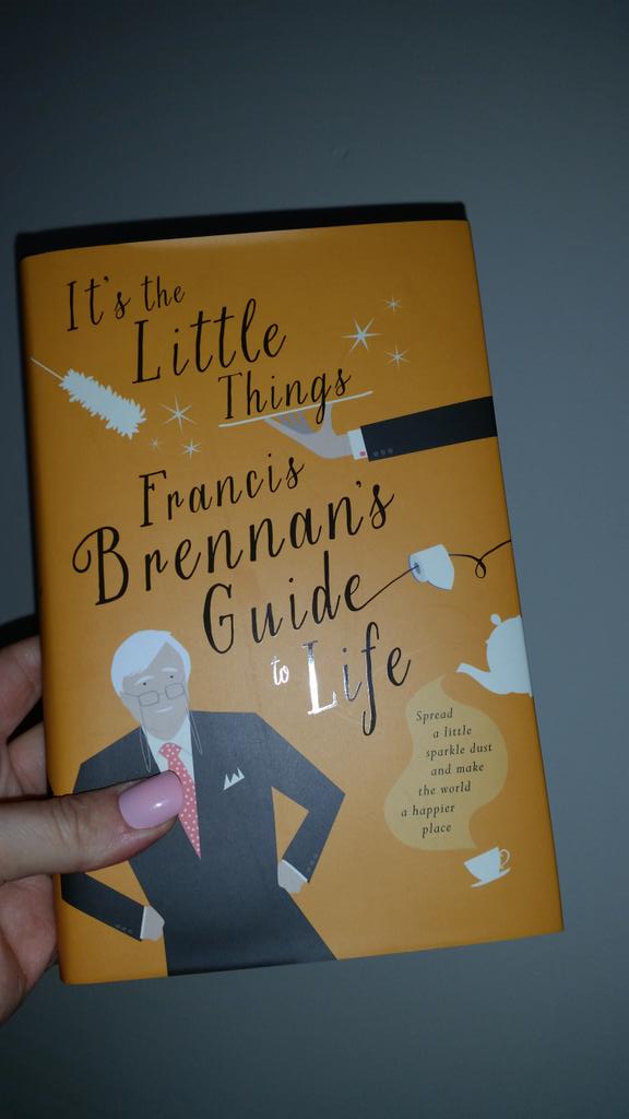 maritaeire's tweet photo. @francisbrennanb  The best birthday present! thank you @lindanee #itsthelittlethings #francisbrennan #birthdaylove http://t.co/R0R5SWebhl