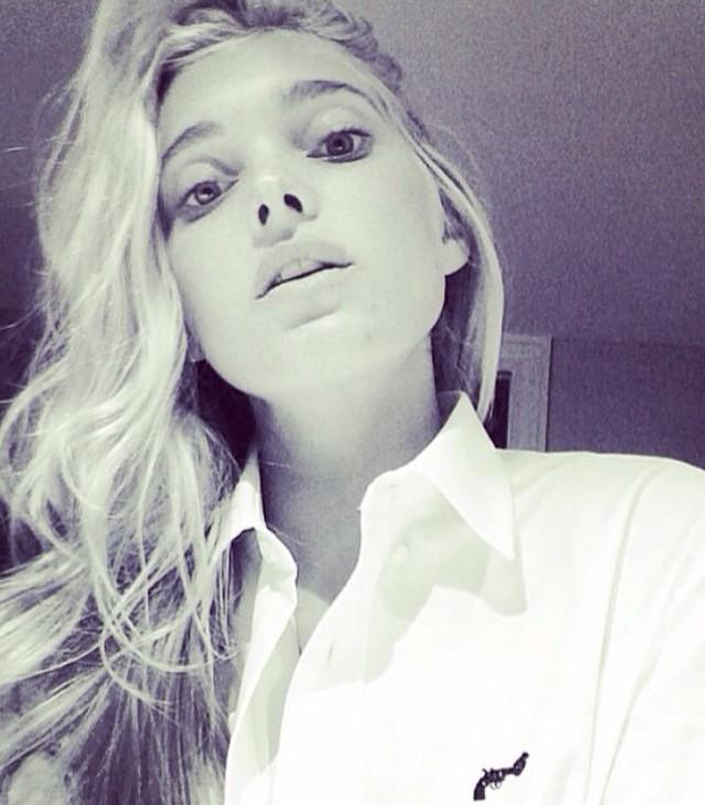 Schnaydermans's tweet photo. Elsa Hosk choosing a logo that matters and supporting our campaign. Thanks! #shirtsforpeace @elsahosk @NVPFoundation http://t.co/vlAR8UgFFm