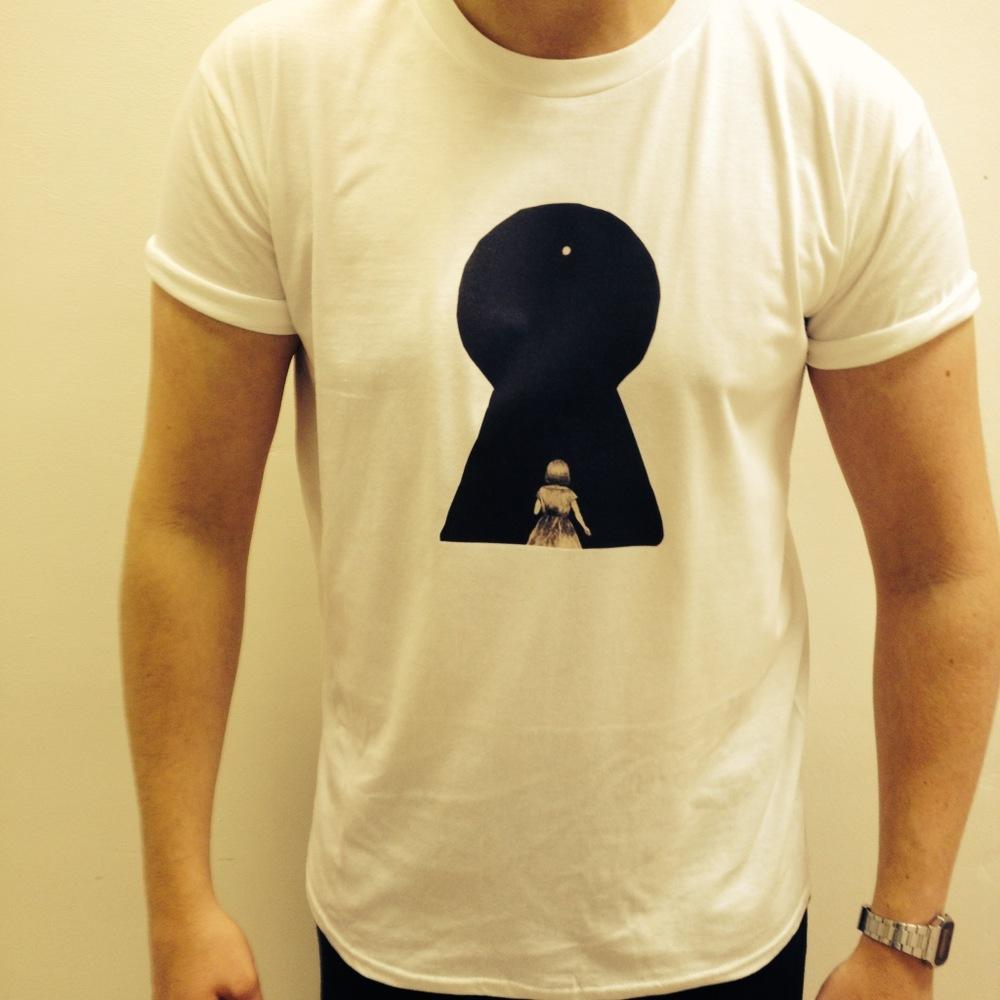 KeyholeClothing's tweet photo. The feeling of love is the same feeling you get when you stare into the moon on a clear night http://t.co/aFDZNqp61U